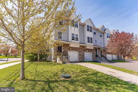 752 Cedar Ln, Norristown, PA 19401