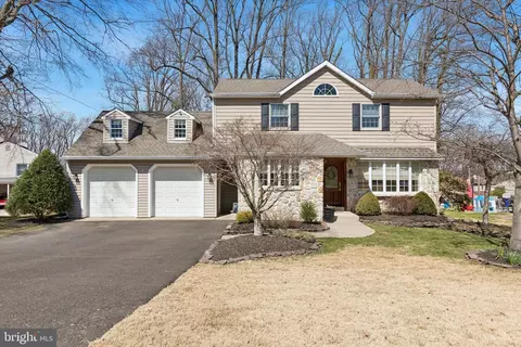 181 Sleighride Rd, Willow Grove, PA 19090