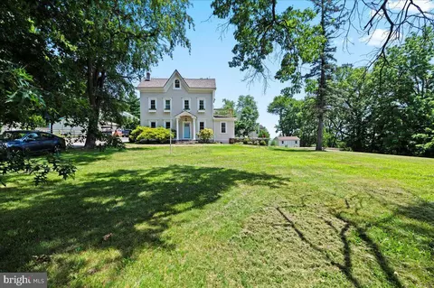 802 Collegeville Rd, Phoenixville, PA 19460