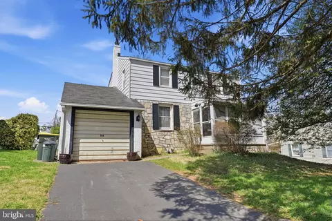 514 Fitzwatertown Rd, Willow Grove, PA 19090