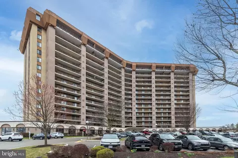 10204 Valley Forge Cir #204, King Of Prussia, PA 19406