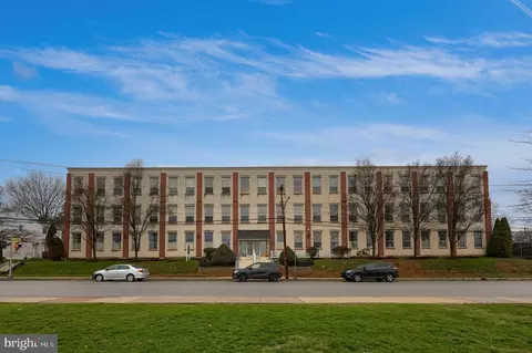 735 Washington St #323, Royersford, PA 19468