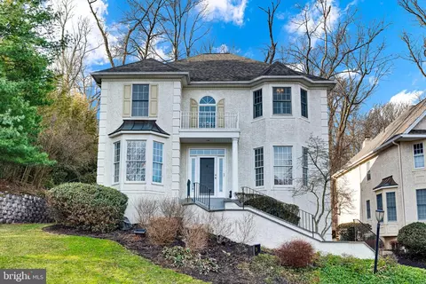 407 Merion Hill Ln, Conshohocken, PA 19428
