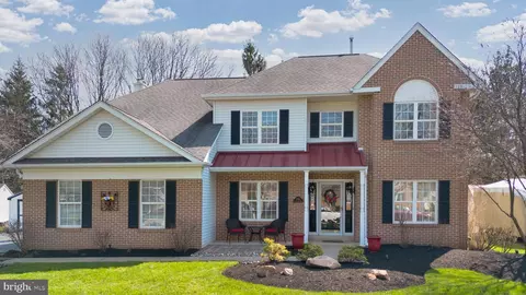 492 Shakespeare Dr, Collegeville, PA 19426