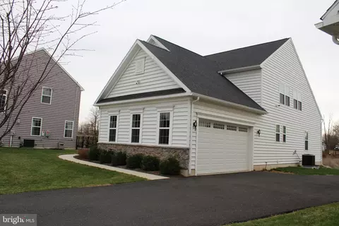 201 Hampton Ct, Harleysville, PA 19438
