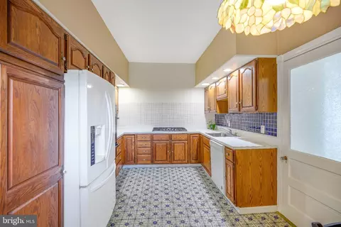 608 Washington Ln, Jenkintown, PA 19046