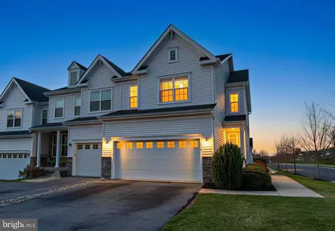 325 Goldman Dr, Phoenixville, PA 19460