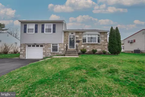 31 W End Dr, Lansdale, PA 19446