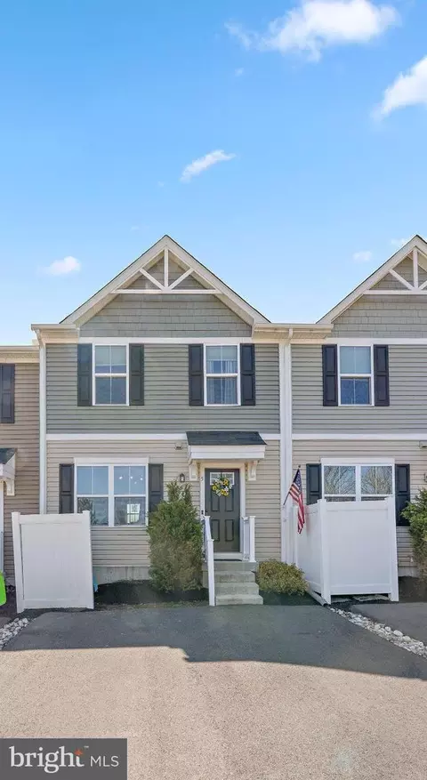 5 Castle Dr, Gilbertsville, PA 19525