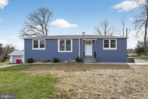 28 Circle Dr, Eagleville, PA 19403