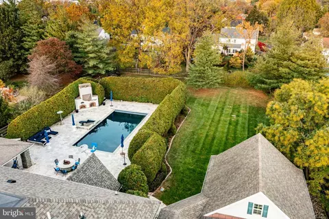 Exterior - 1053 Whitegate Rd, Wayne, PA 19087 photo 10 of 10