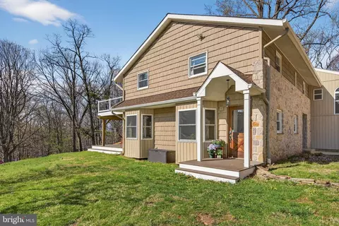 Exterior - 720 Hobbs Rd, Wayne, PA 19087 photo 16 of 17