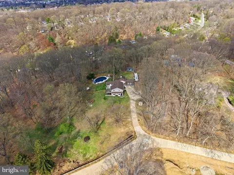View/Area - 720 Hobbs Rd, Wayne, PA 19087 photo 3 of 9