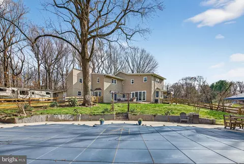 Exterior - 720 Hobbs Rd, Wayne, PA 19087 photo 11 of 17