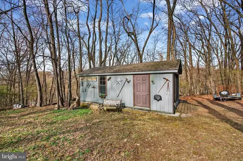Exterior - 720 Hobbs Rd, Wayne, PA 19087 photo 13 of 17