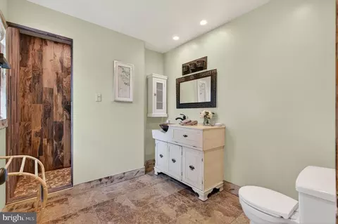 Bath - 720 Hobbs Rd, Wayne, PA 19087 photo 2 of 4