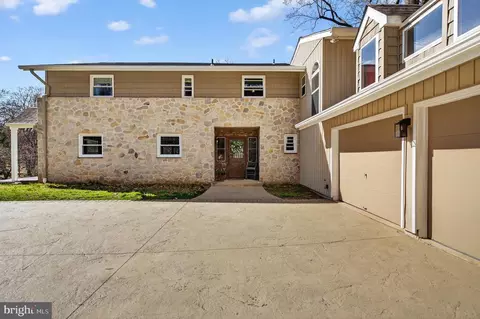 Exterior - 720 Hobbs Rd, Wayne, PA 19087 photo 4 of 17