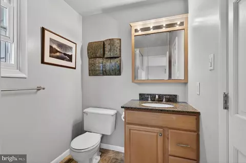 Bath - 720 Hobbs Rd, Wayne, PA 19087 photo 3 of 4