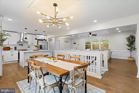 Dining - 971 Stevens Ln, Wayne, PA 19087 photo 2 of 3