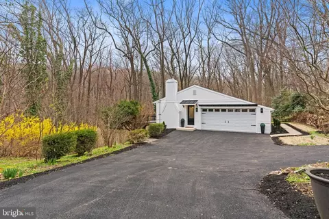 Exterior - 971 Stevens Ln, Wayne, PA 19087 photo 7 of 15