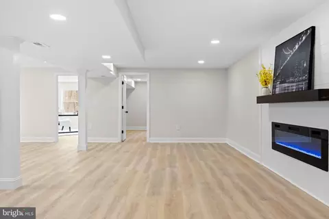 Living - 971 Stevens Ln, Wayne, PA 19087 photo 4 of 4
