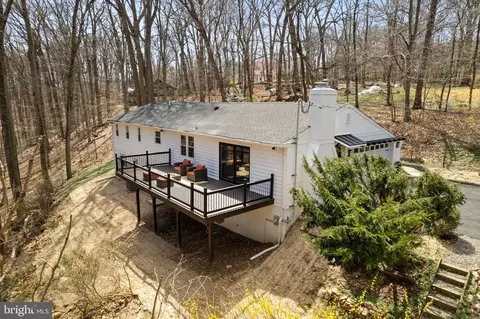 Exterior - 971 Stevens Ln, Wayne, PA 19087 photo 14 of 15
