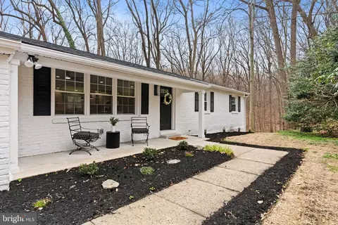 Exterior - 971 Stevens Ln, Wayne, PA 19087 photo 3 of 15