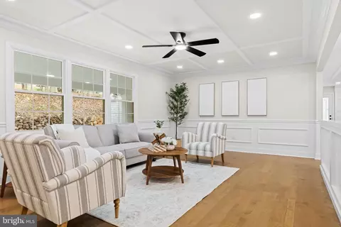 Living - 971 Stevens Ln, Wayne, PA 19087 photo 3 of 4