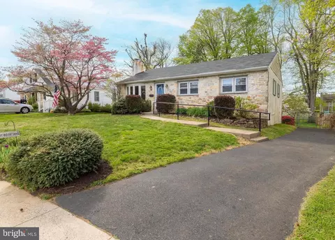 17 Rech Ave, Oreland, PA 19075