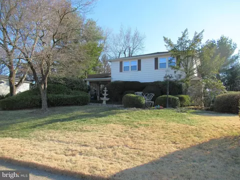 864 Red Wing Ln, Huntingdon Valley, PA 19006