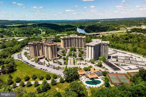 20928 Valley Forge Cir #928, King Of Prussia, PA 19406