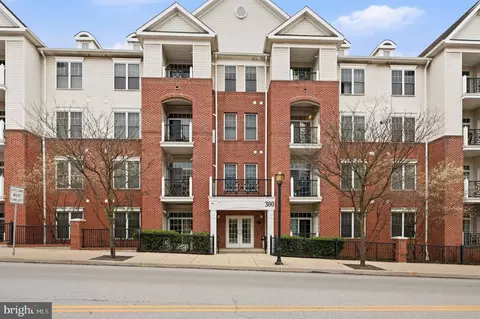 300 W Elm St #2424, Conshohocken, PA 19428