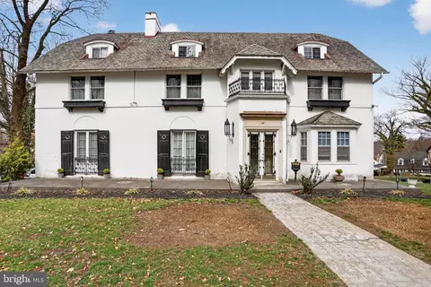 8148 High School Rd, Elkins Park, PA 19027