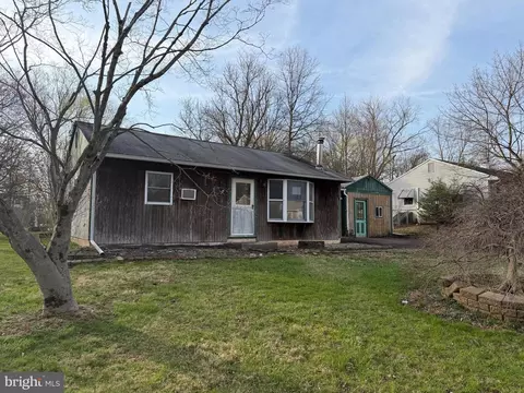 1949 Overbrook Rd, Hatfield, PA 19440