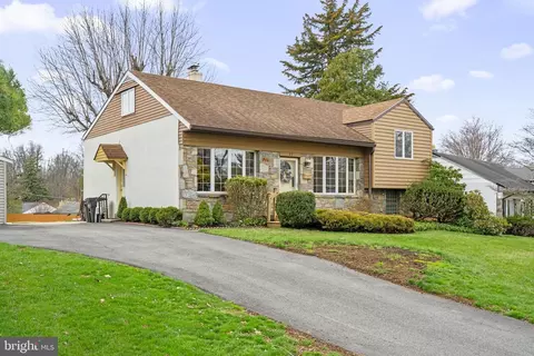 42 Lincoln Ln, Conshohocken, PA 19428