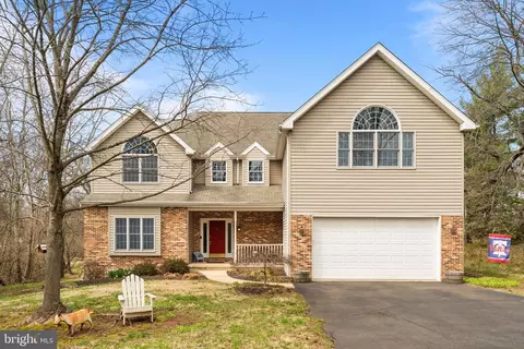880 Troxel Rd, Lansdale, PA 19446