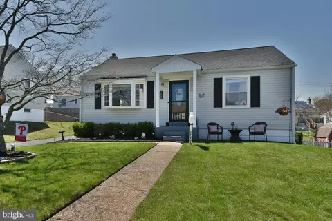 2604 Lynne Ave, Hatboro, PA 19040
