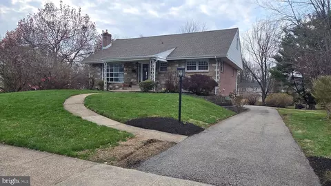 241 School Ln, Norristown, PA 19403