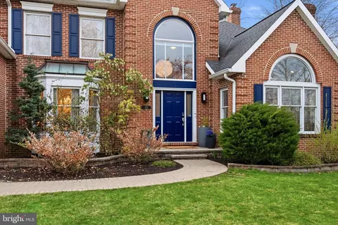 Exterior - 352 Sentry Ln, Wayne, PA 19087 photo 2 of 5