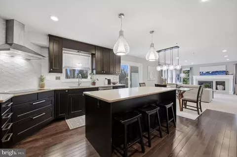 Kitchen - 352 Sentry Ln, Wayne, PA 19087 photo 2 of 4