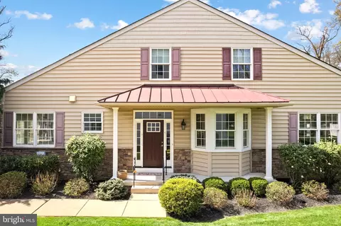 587 E Township Line Rd E #1, Blue Bell, PA 19422