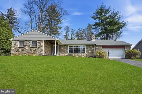 10 Home Rd, Hatboro, PA 19040
