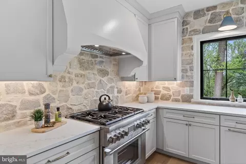 Kitchen - 828 Summit Rd, Penn Valley, PA 19072 photo 4 of 5