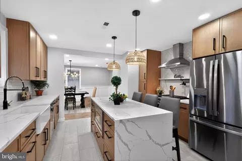 410 Cadwalader Ave, Elkins Park, PA 19027