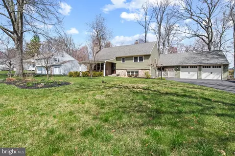 220 Hibbert Rd, North Wales, PA 19454