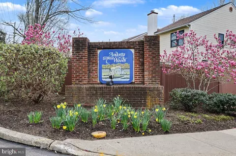 42 White Pine Ct, Lafayette Hill, PA 19444