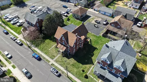418 Derstine Ave, Lansdale, PA 19446