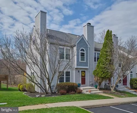 27 Applewood Ct, Horsham, PA 19044
