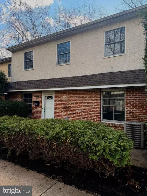2404 Whitpain Hls, Blue Bell, PA 19422