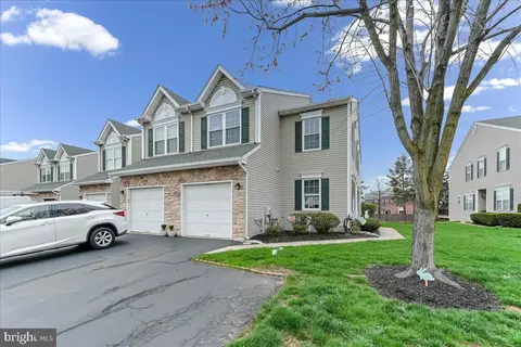 433 Green View Ct, Plymouth Meeting, PA 19462